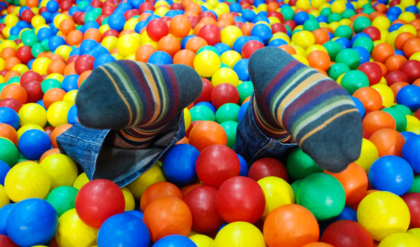 Feetinballpit Dino Soft Play
